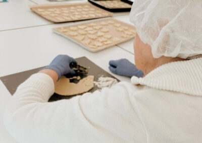 Preparazione dei biscotti nel Reparto Protetto